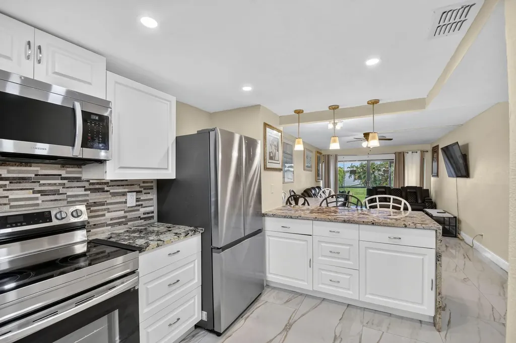 2101 W Woolbright Road Boynton Beach FL 33426