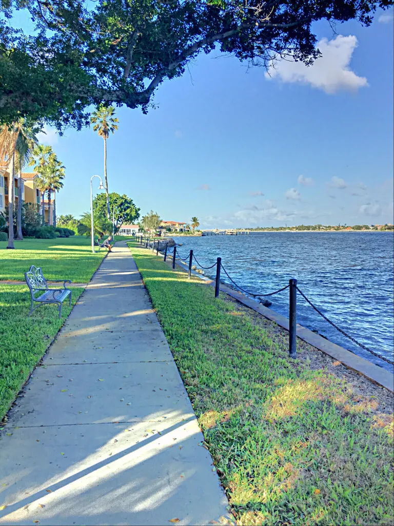 160 Yacht Club Way Hypoluxo FL 33462