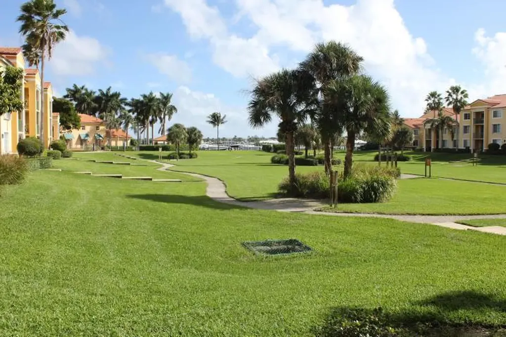 160 Yacht Club Way Hypoluxo FL 33462