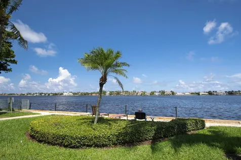 160 Yacht Club Way Hypoluxo FL 33462