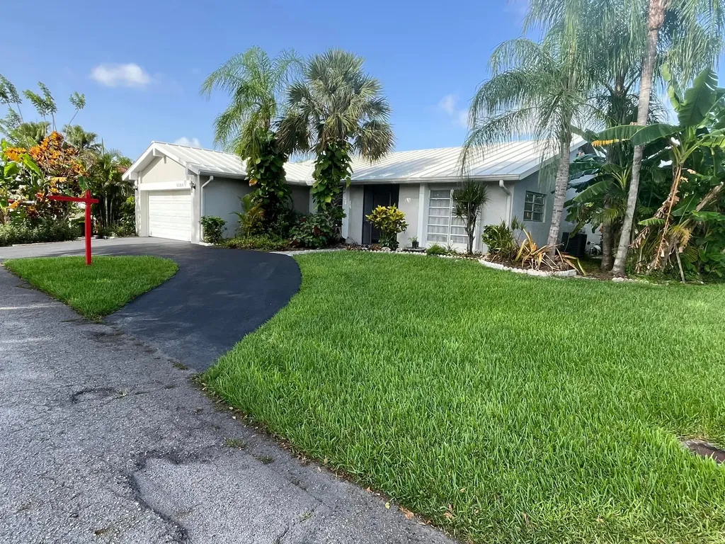 4804 Mango Drive Tamarac FL 33319