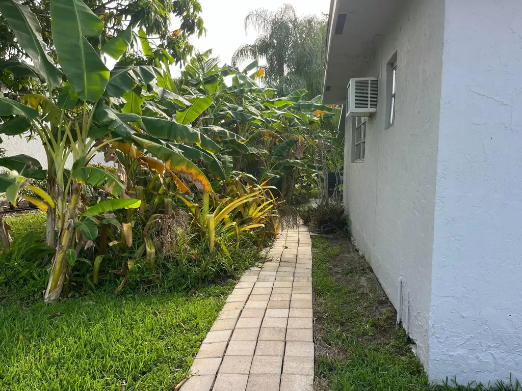4804 Mango Drive Tamarac FL 33319