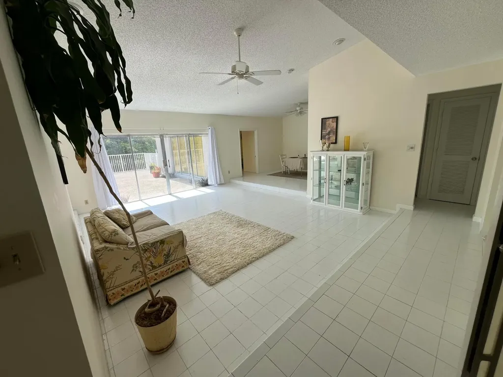 4804 Mango Drive Tamarac FL 33319