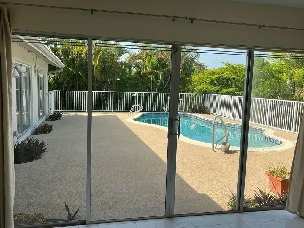 4804 Mango Drive Tamarac FL 33319