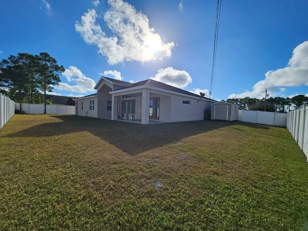 5768 NW Zenith Drive Port St Lucie FL 34986