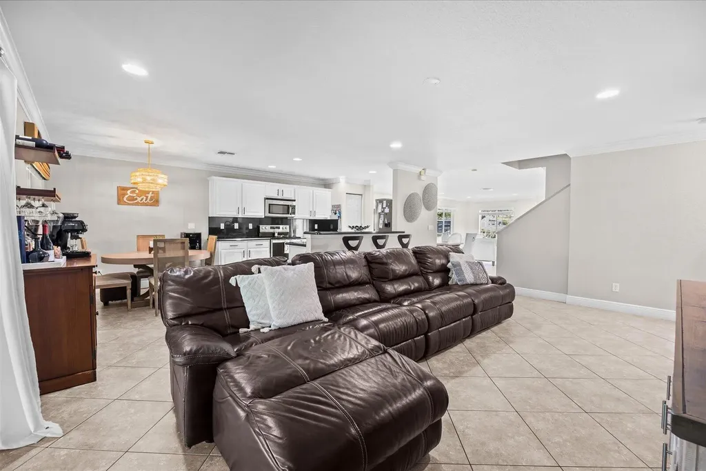 1982 SW Jamesport Drive SW Port St Lucie FL 34953