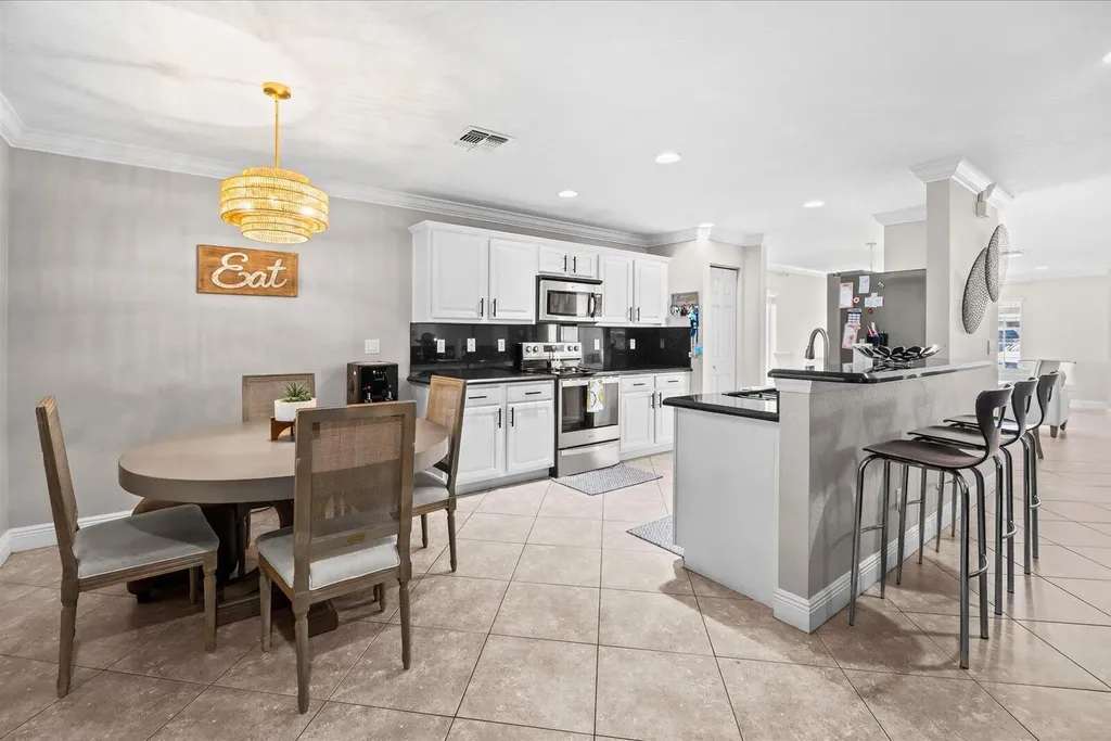 1982 SW Jamesport Drive SW Port St Lucie FL 34953