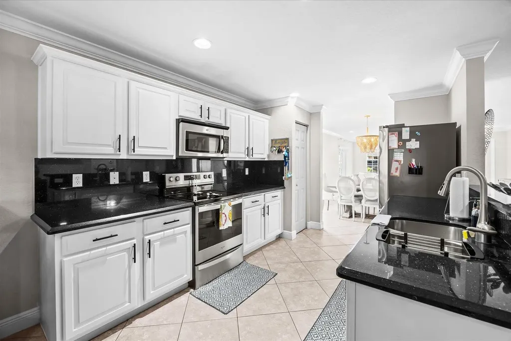 1982 SW Jamesport Drive SW Port St Lucie FL 34953