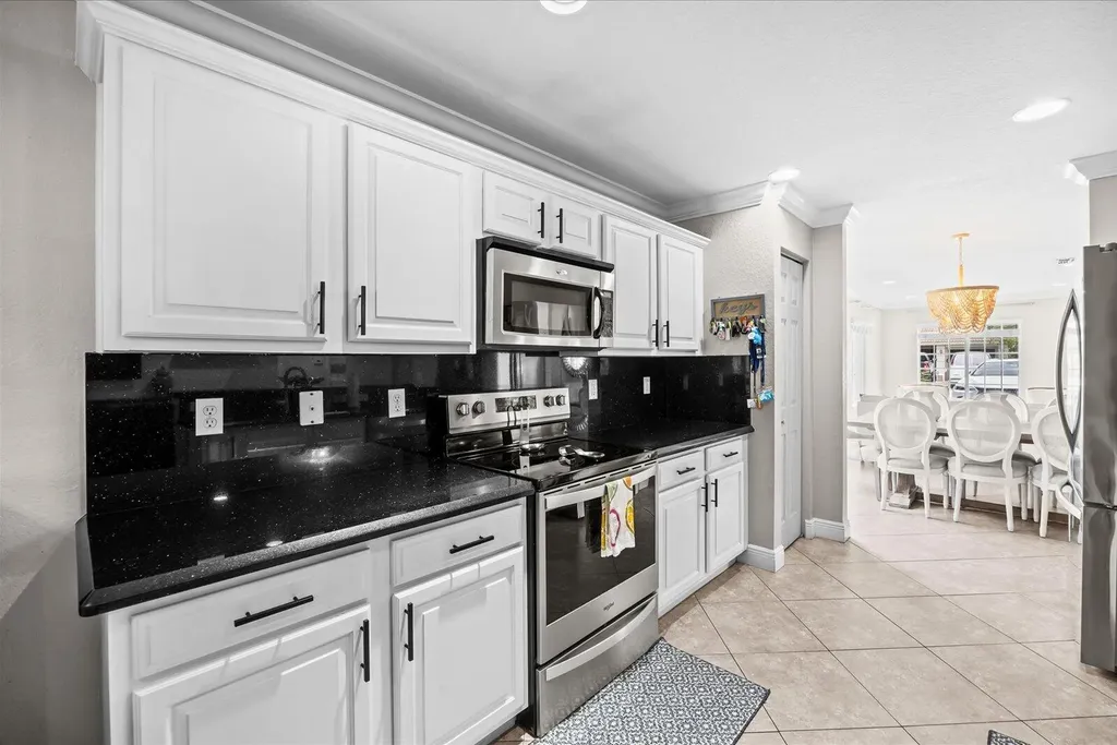 1982 SW Jamesport Drive SW Port St Lucie FL 34953