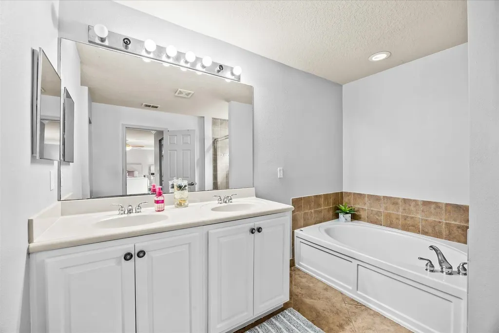1982 SW Jamesport Drive SW Port St Lucie FL 34953