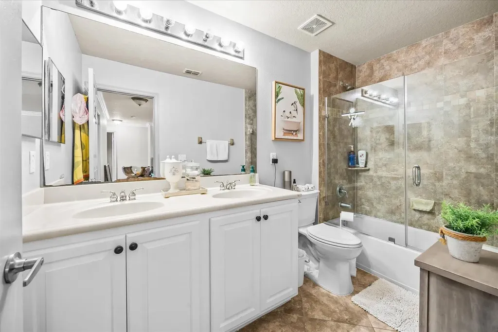 1982 SW Jamesport Drive SW Port St Lucie FL 34953