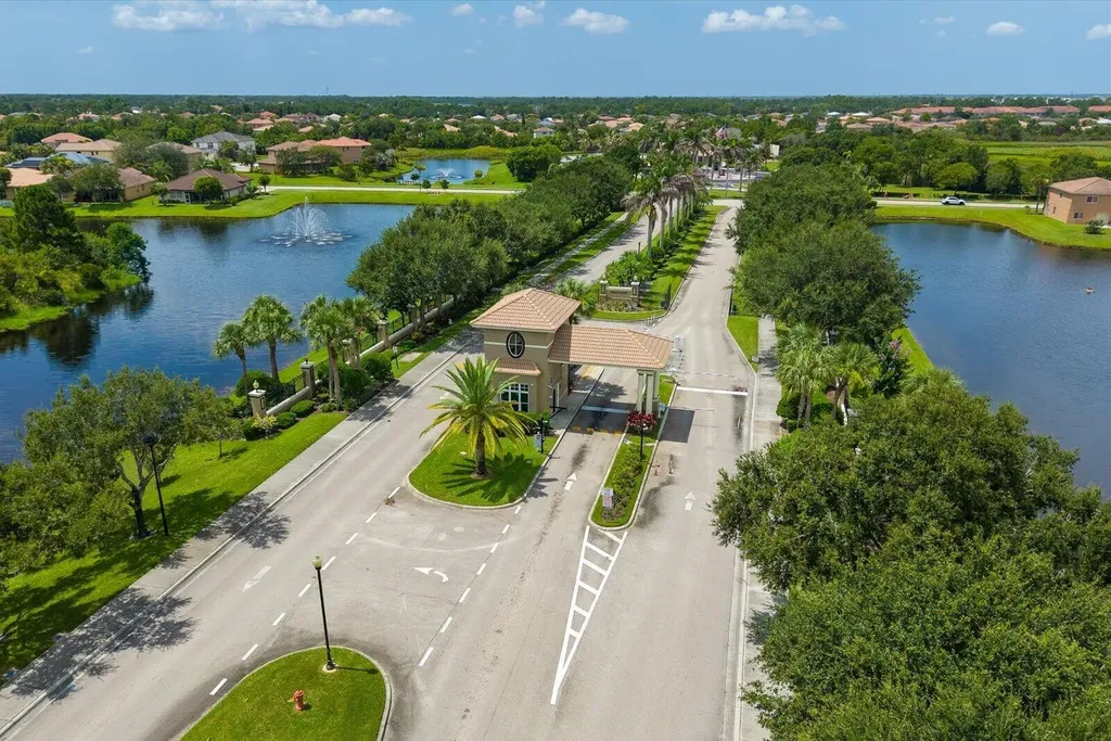 1982 SW Jamesport Drive SW Port St Lucie FL 34953