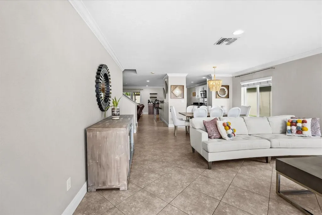 1982 SW Jamesport Drive SW Port St Lucie FL 34953