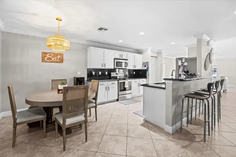 1982 SW Jamesport Drive SW Port St Lucie FL 34953
