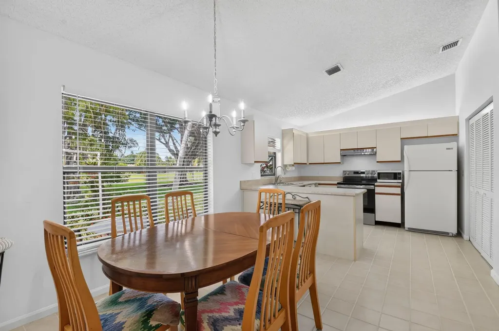 51 Via De Casas Norte Boynton Beach FL 33426