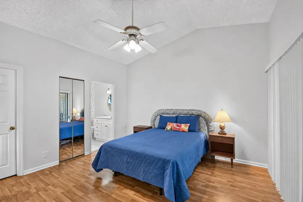 51 Via De Casas Norte Boynton Beach FL 33426