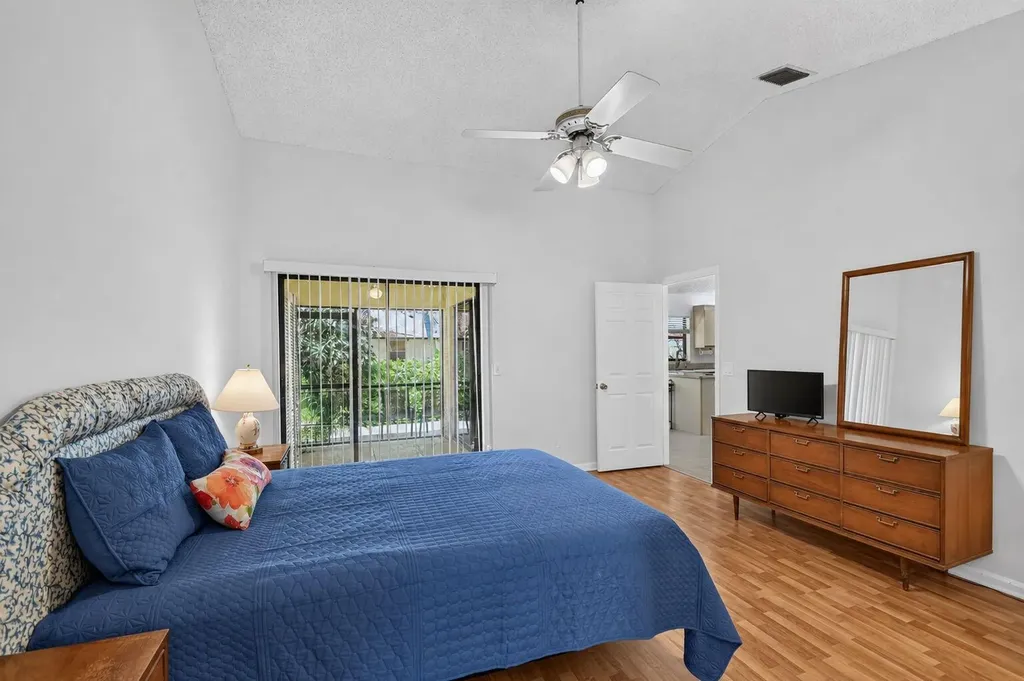 51 Via De Casas Norte Boynton Beach FL 33426
