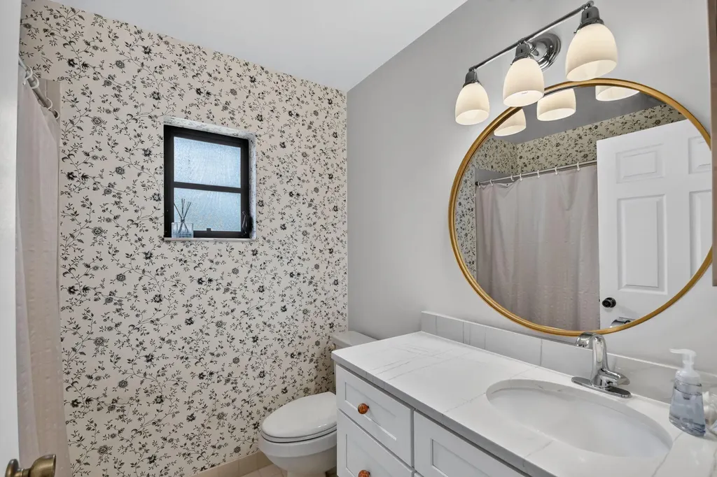 51 Via De Casas Norte Boynton Beach FL 33426
