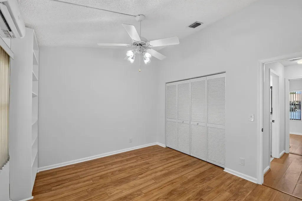 51 Via De Casas Norte Boynton Beach FL 33426
