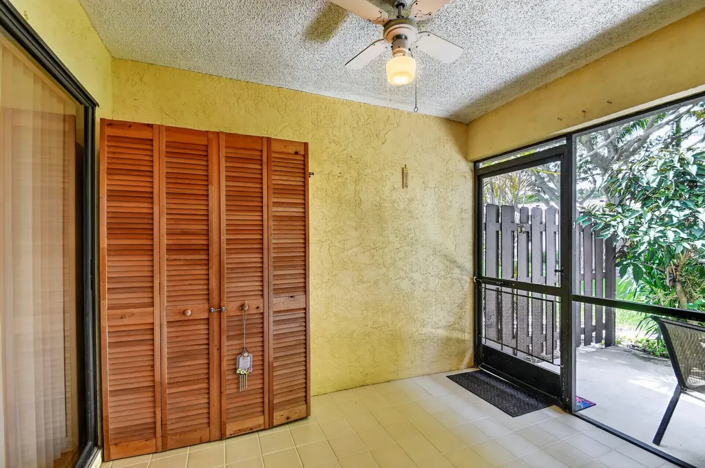 51 Via De Casas Norte Boynton Beach FL 33426