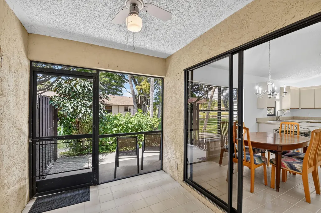 51 Via De Casas Norte Boynton Beach FL 33426