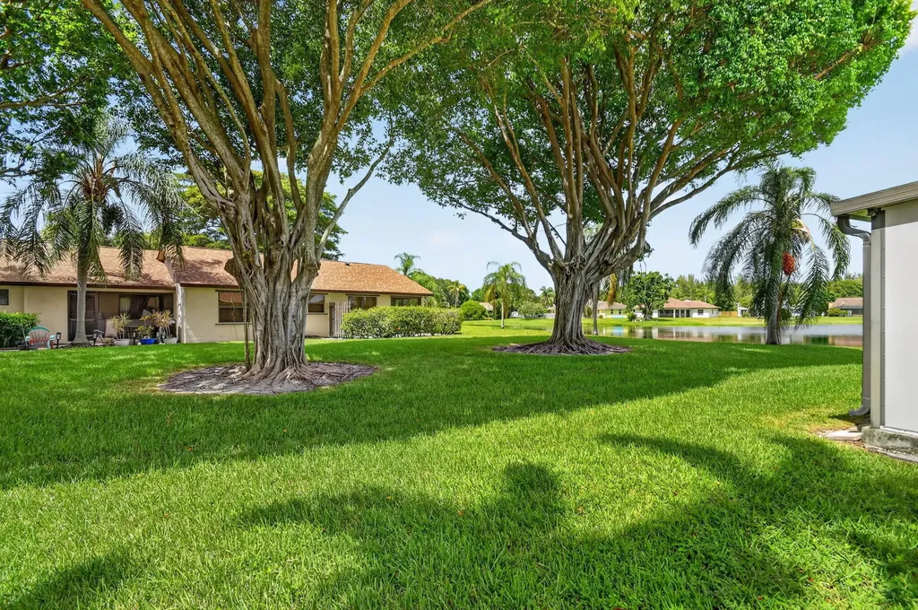 51 Via De Casas Norte Boynton Beach FL 33426