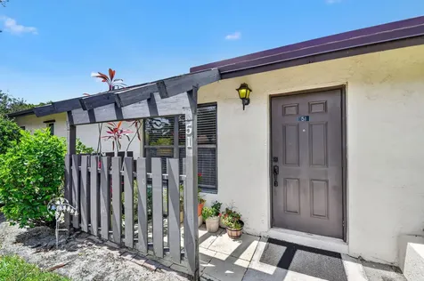 51 Via De Casas Norte Boynton Beach FL 33426