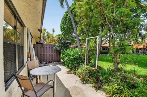 51 Via De Casas Norte Boynton Beach FL 33426