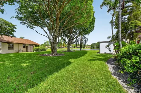 51 Via De Casas Norte Boynton Beach FL 33426