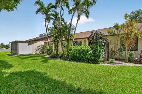 51 Via De Casas Norte Boynton Beach FL 33426