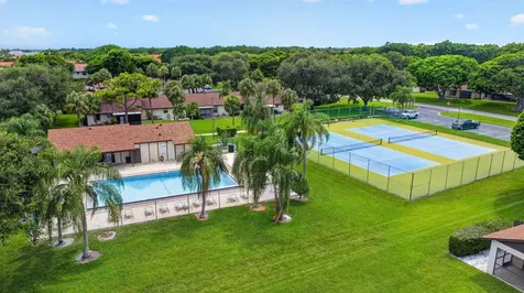 51 Via De Casas Norte Boynton Beach FL 33426