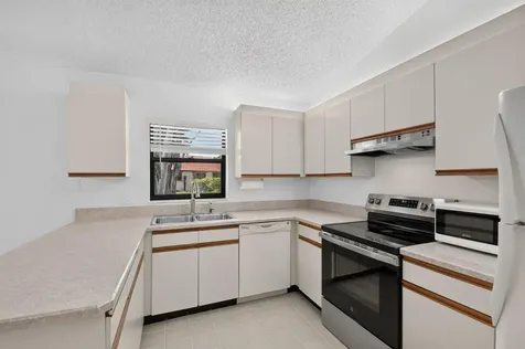 51 Via De Casas Norte Boynton Beach FL 33426