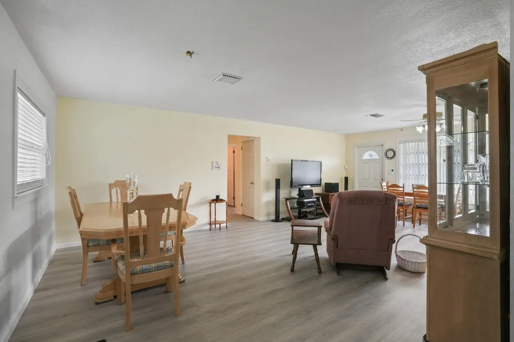 2270 SW 30th Terrace Fort Lauderdale FL 33312