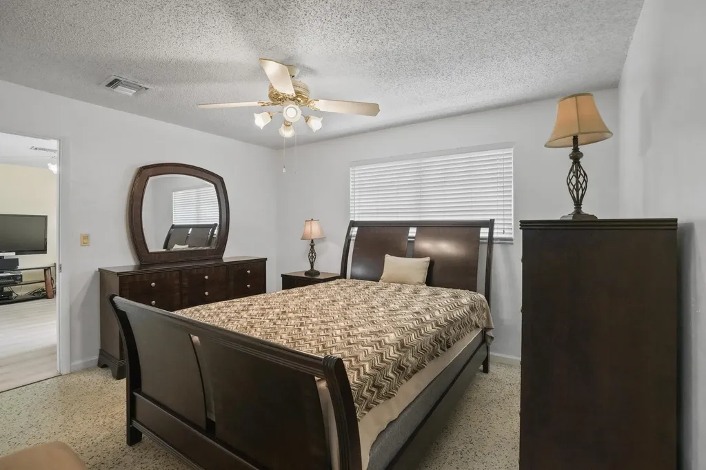 2270 SW 30th Terrace Fort Lauderdale FL 33312