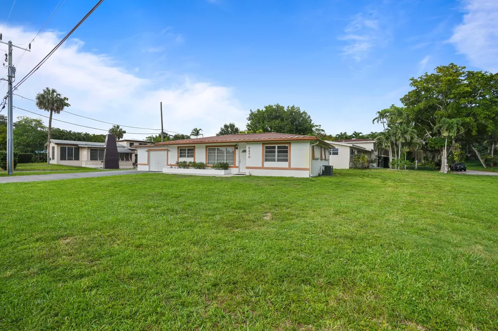 2270 SW 30th Terrace Fort Lauderdale FL 33312