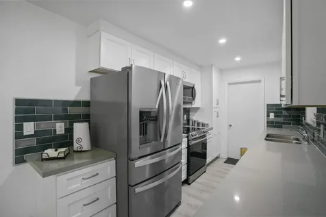 2270 SW 30th Terrace Fort Lauderdale FL 33312