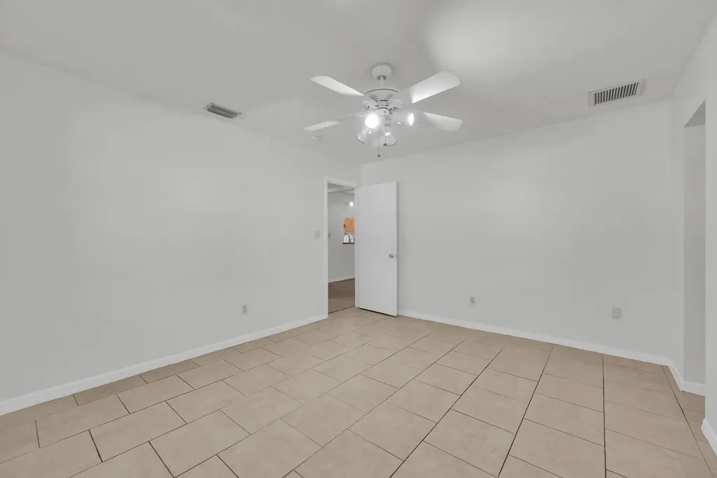 2302 Sunrise Boulevard Fort Pierce FL 34982