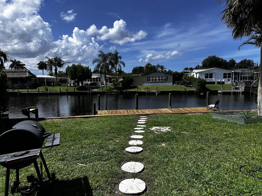 7882 SE Paradise Drive Stuart FL 34997