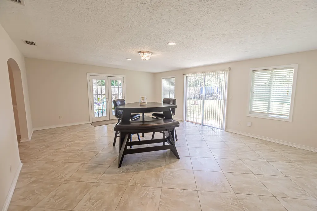 471 SE Lamon Lane Port St Lucie FL 34983