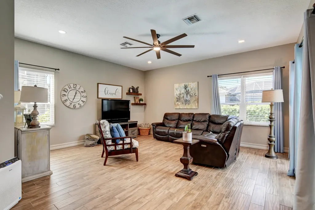 21707 Abington Court Boca Raton FL 33428