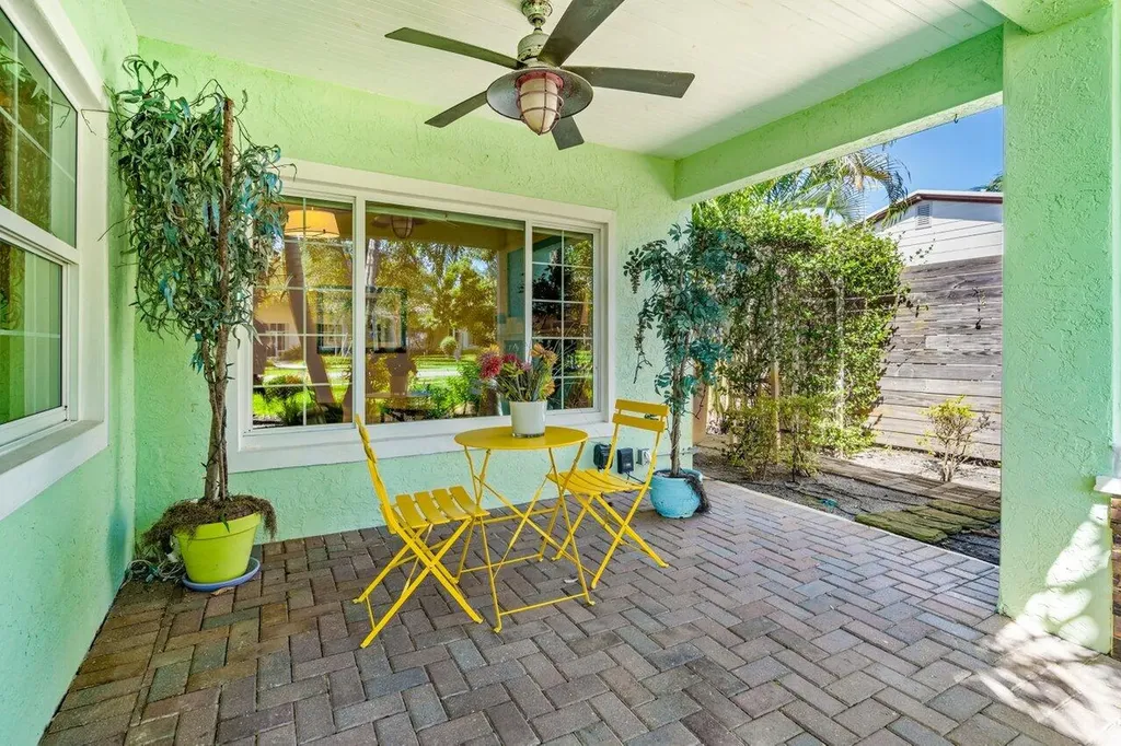 520 NE 3rd Avenue Delray Beach FL 33444