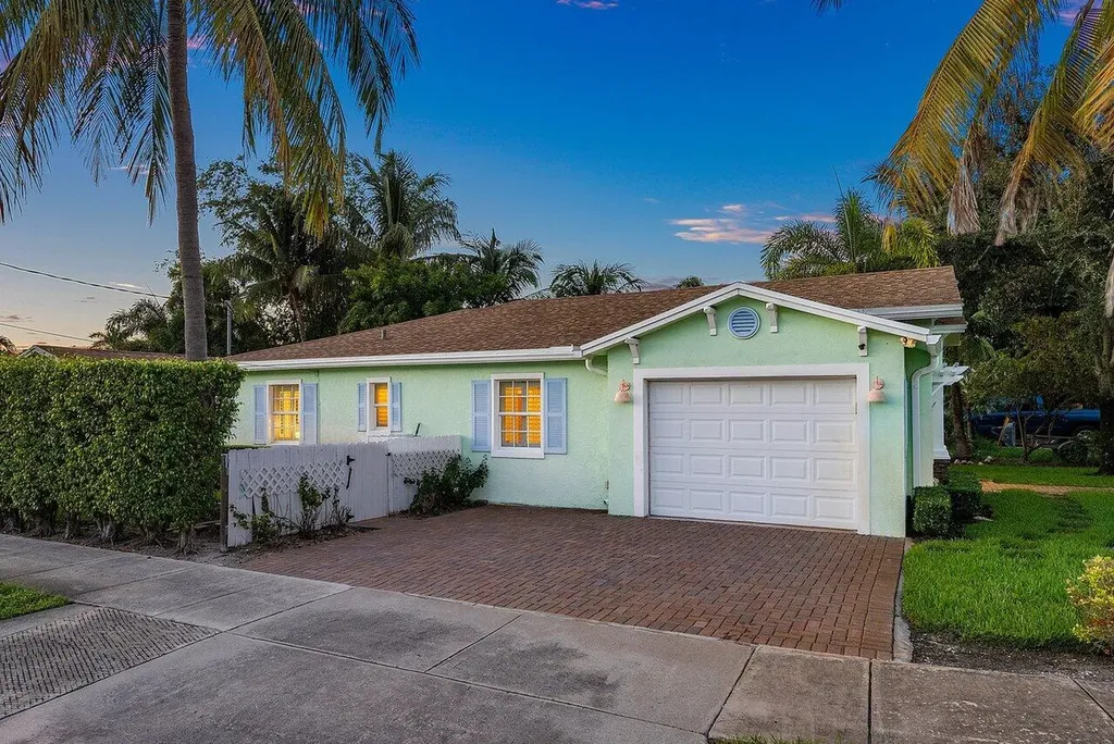520 NE 3rd Avenue Delray Beach FL 33444