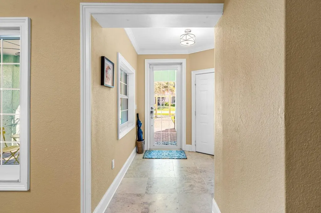 520 NE 3rd Avenue Delray Beach FL 33444