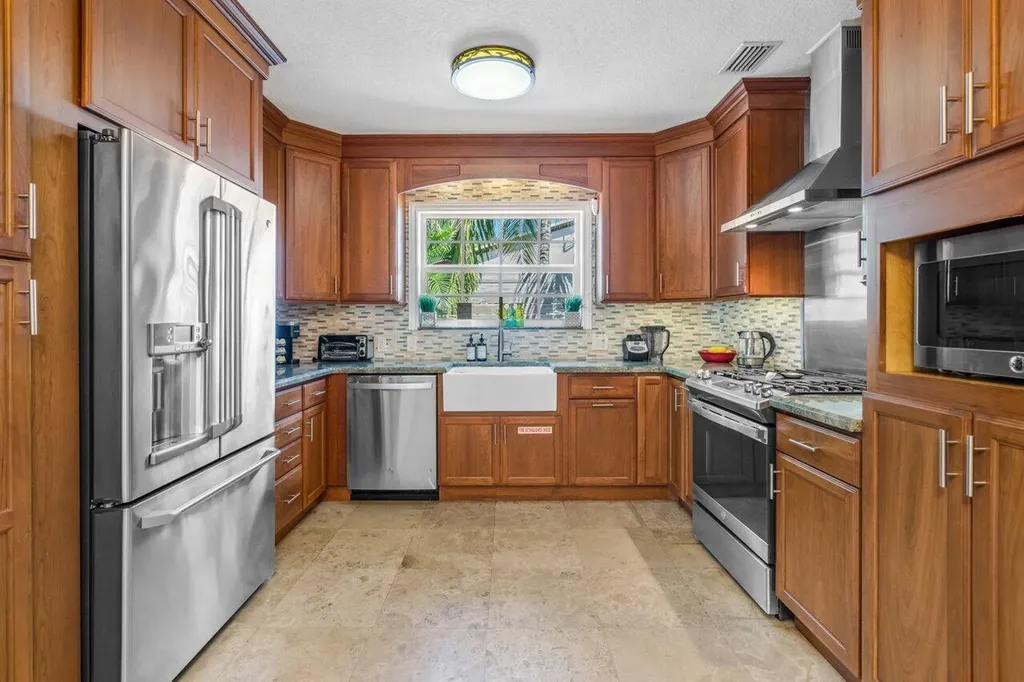 520 NE 3rd Avenue Delray Beach FL 33444