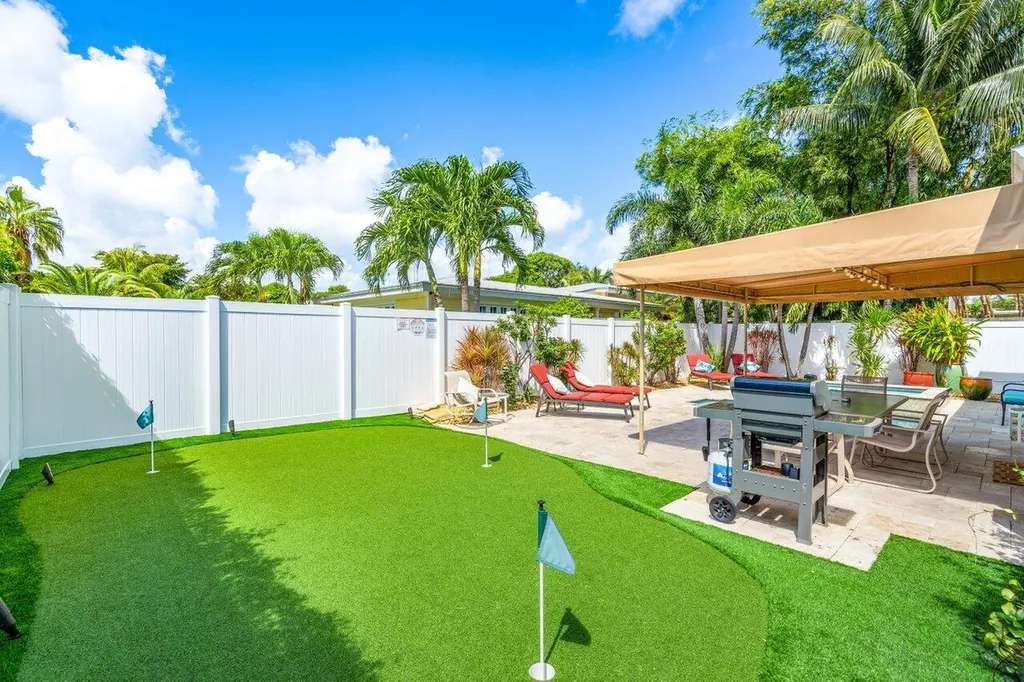 520 NE 3rd Avenue Delray Beach FL 33444