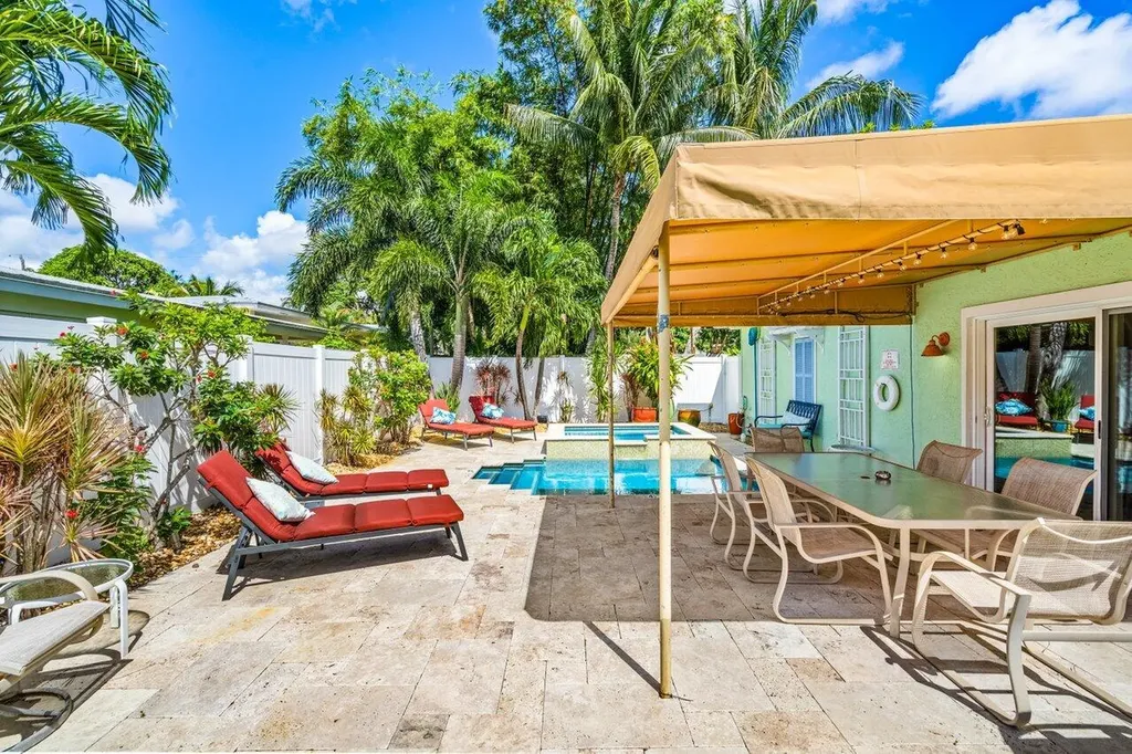 520 NE 3rd Avenue Delray Beach FL 33444