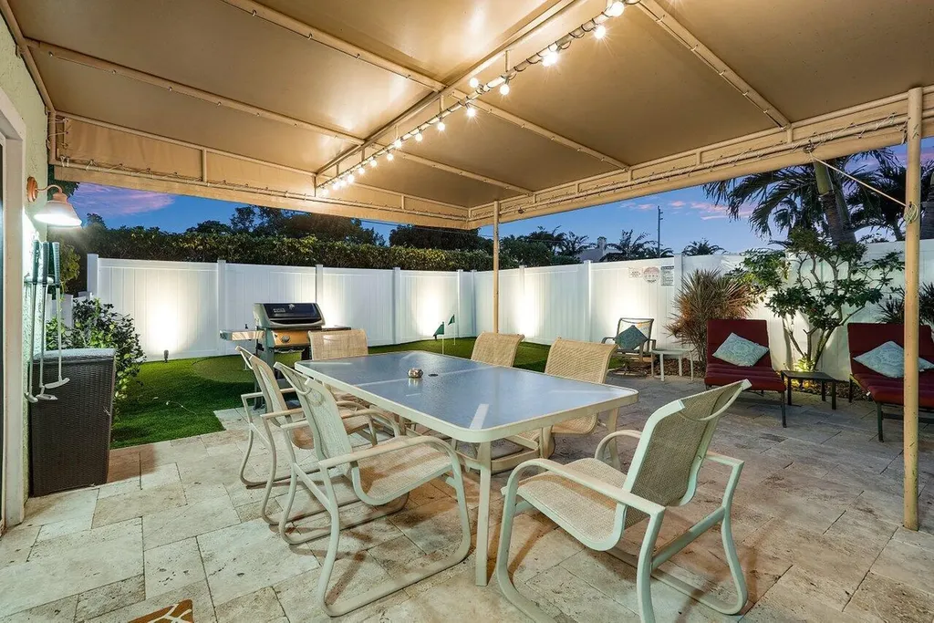 520 NE 3rd Avenue Delray Beach FL 33444
