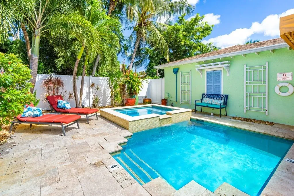 520 NE 3rd Avenue Delray Beach FL 33444