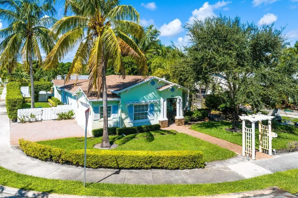520 NE 3rd Avenue Delray Beach FL 33444