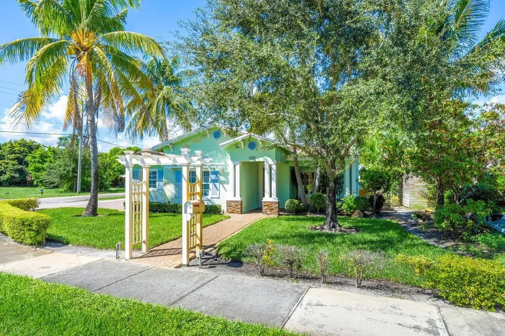 520 NE 3rd Avenue Delray Beach FL 33444